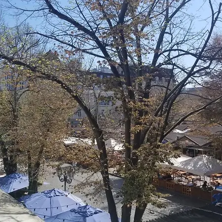 아파트 In Deribasovskay Street 20 *