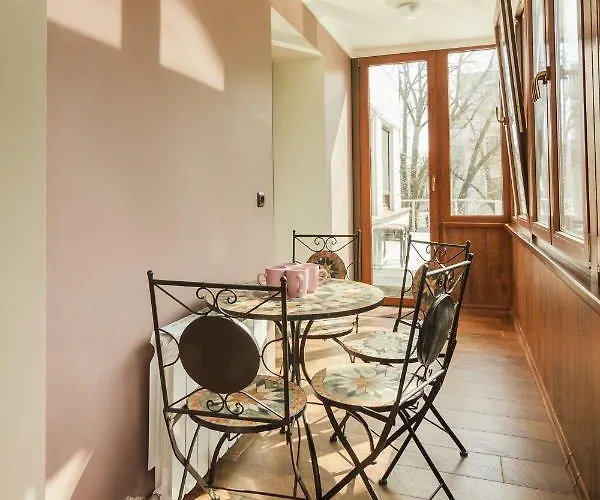 In Deribasovskay Street 20 Odessza